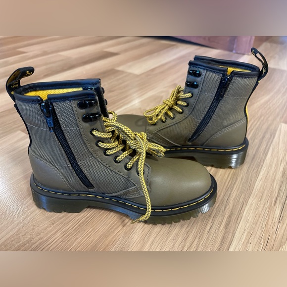 Doc Martens ~ JUNIOR 1460 PANEL LEATHER LACE UP BOOTS - Picture 11 of 14